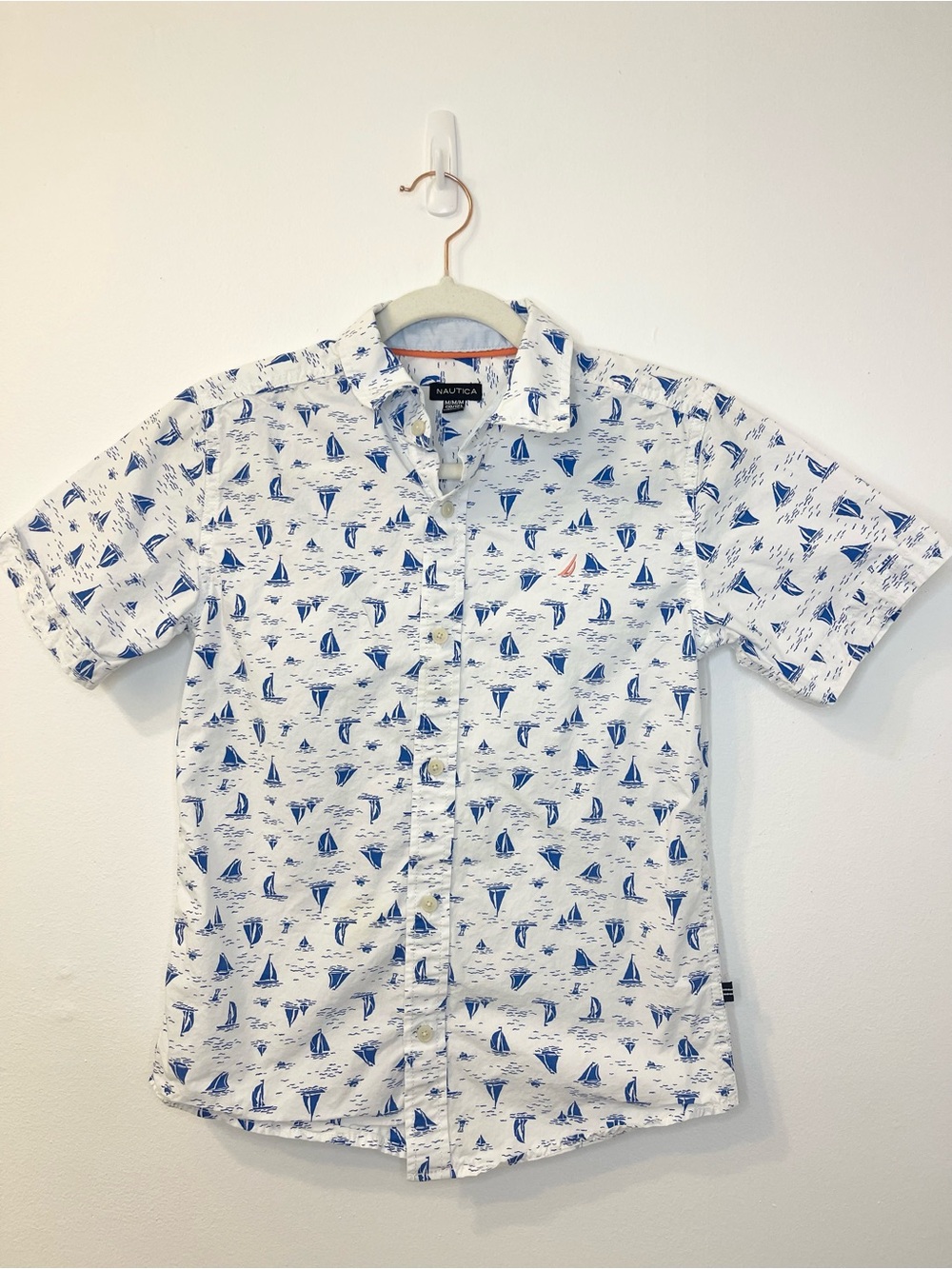 Nautica White Short-Sleeve Button-Down Shirt with Blue Sailboat Print M 10/12
